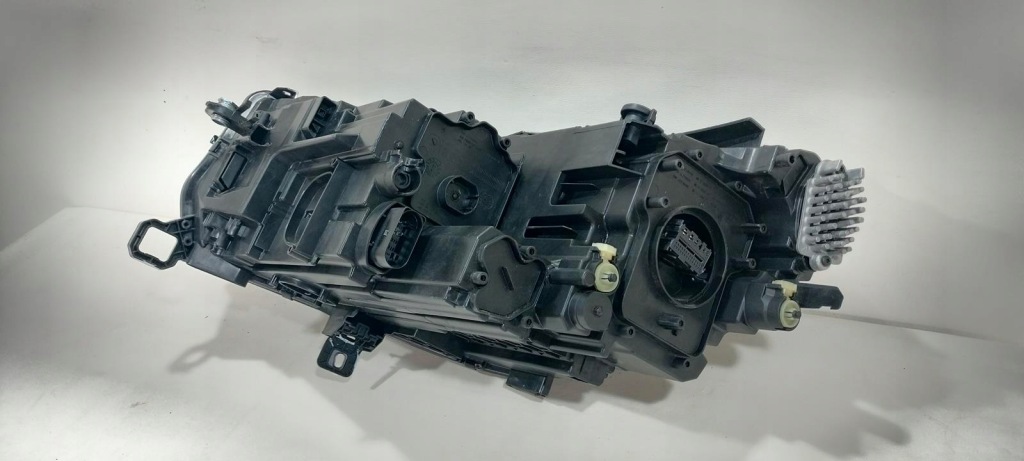 Фара права передня правий перед vw tiguan 3 3 571 full led 24- Ціна