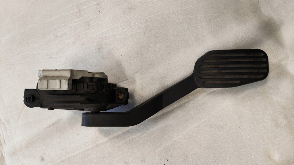 Купити Педаль потенціометр газу 9472579 volvo s60 v70 s80