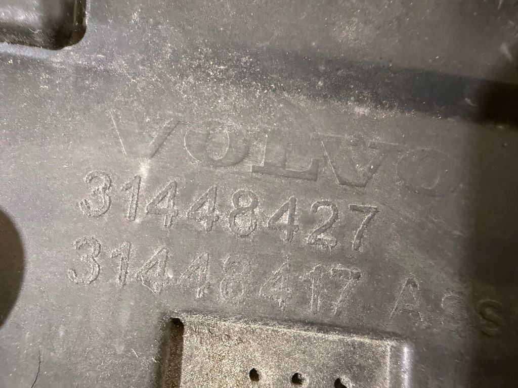 фото №10, Volvo xc90 2018 перед сторона ліва молдинг двері передніх 31448427