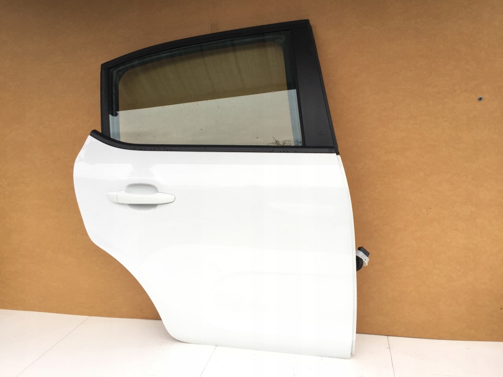 фото №1, Citroen c3 iii дверь правое задние правый задняя ewpb