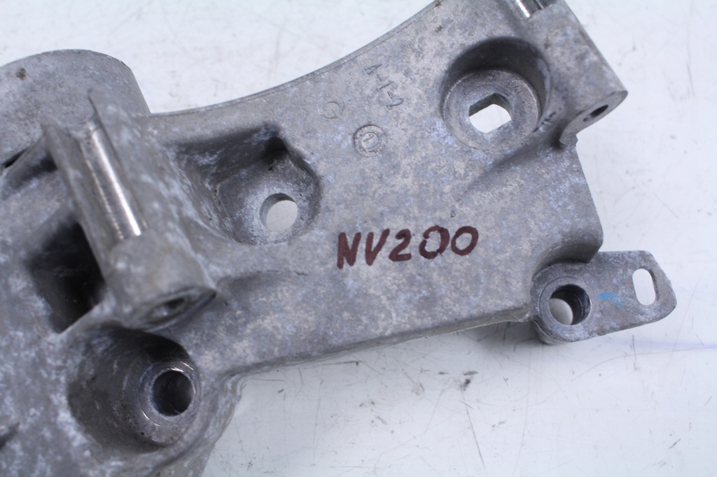 фото №4, Кронштейн генератора nissan nv200