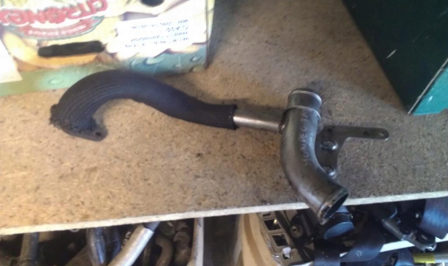 фото №1, Mondeo mk3 tdci - труба інтеркулер 1c1q9e470ca