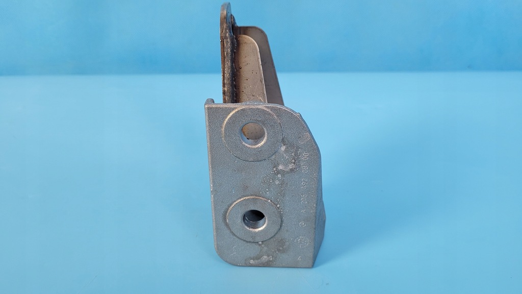 фото №6, Mercedes w206 2.0 cdi кронштейн подушка глушителя a2064903902 a2064920800