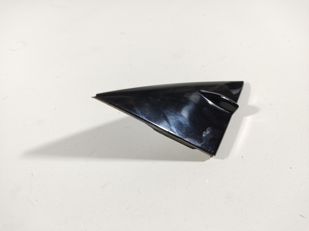 фото №16, Lexus is300h 13r треугольник защита крыла левая