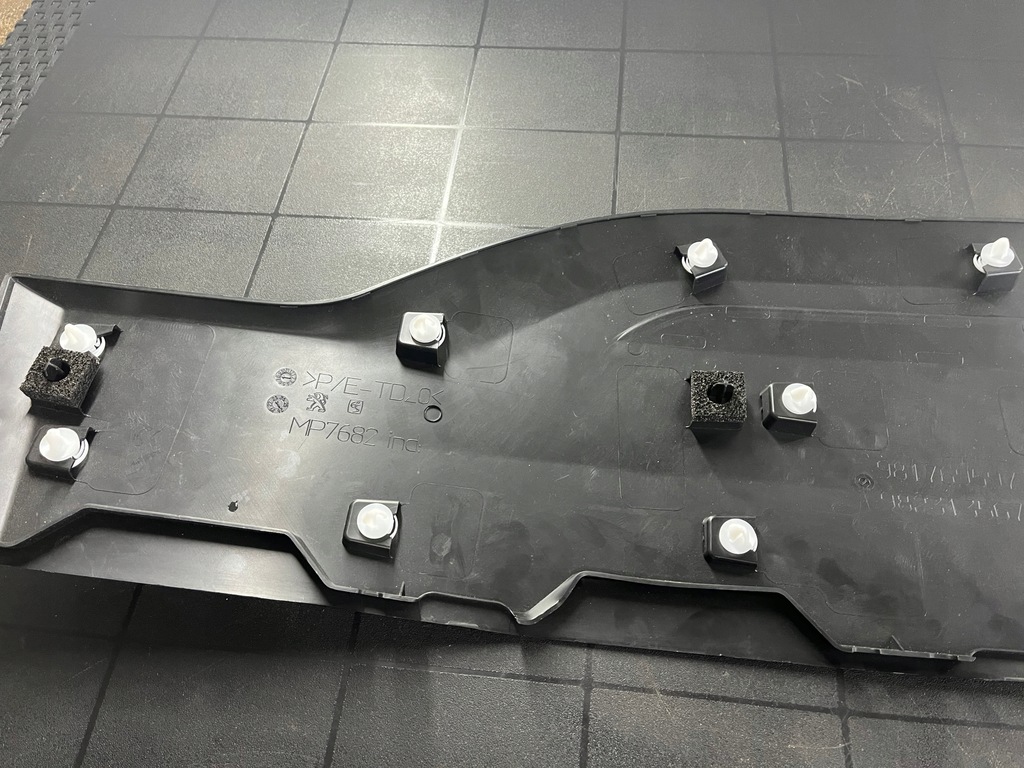 фото №8, Peugeot rifter молдинг дверь правая nowa 9817695977