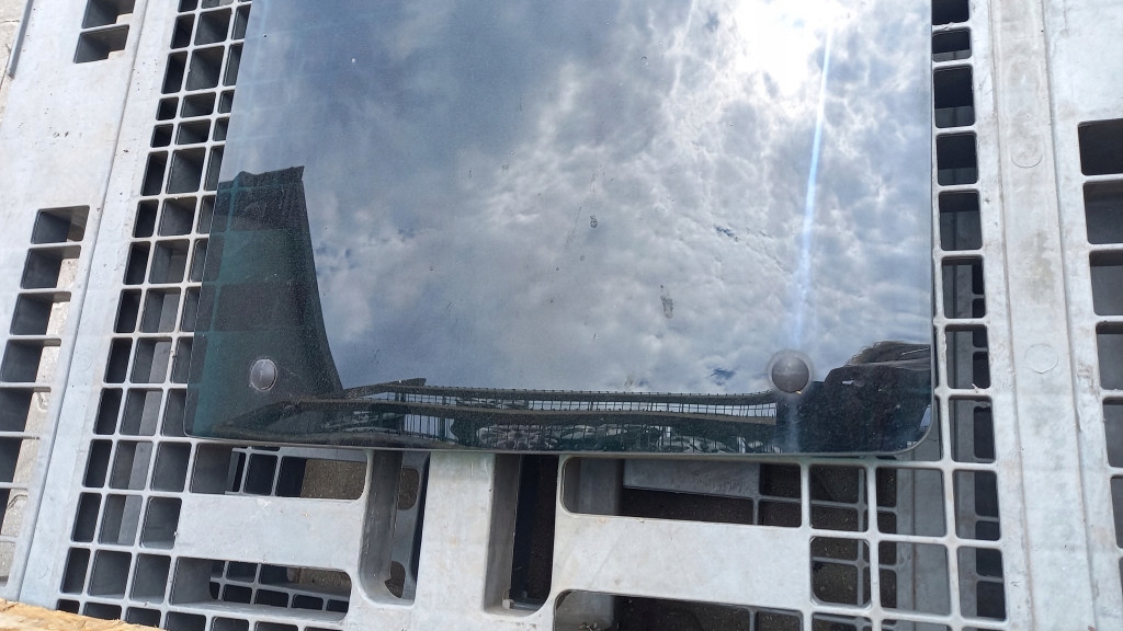 фото №4, Стекло кузовная правая land rover freelander