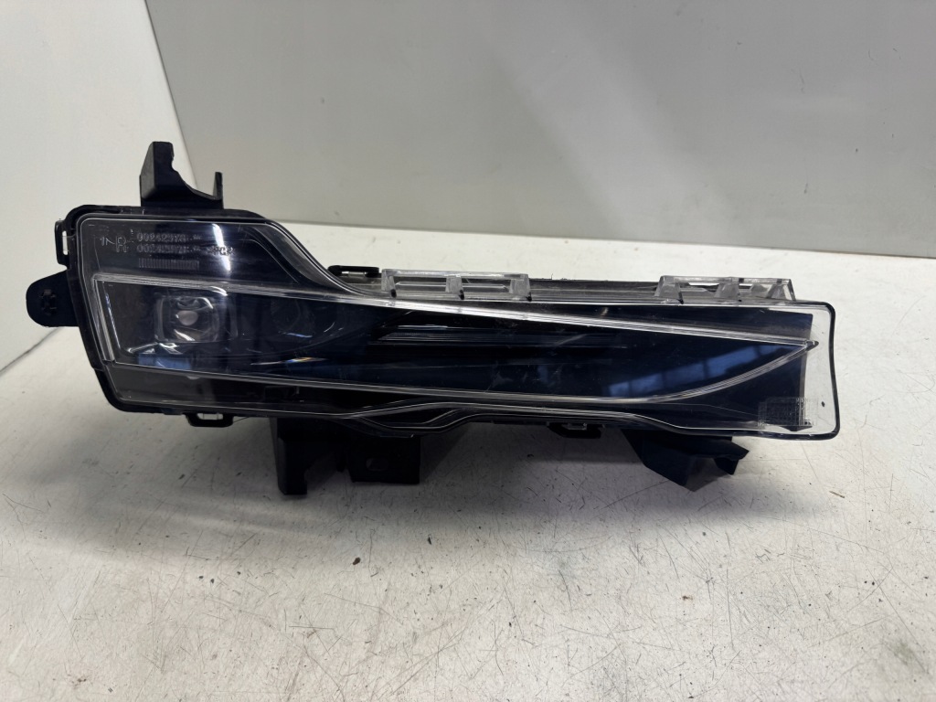 Купити Tesla 3 протитуманна фара led drl правий перед 1507933-10-c