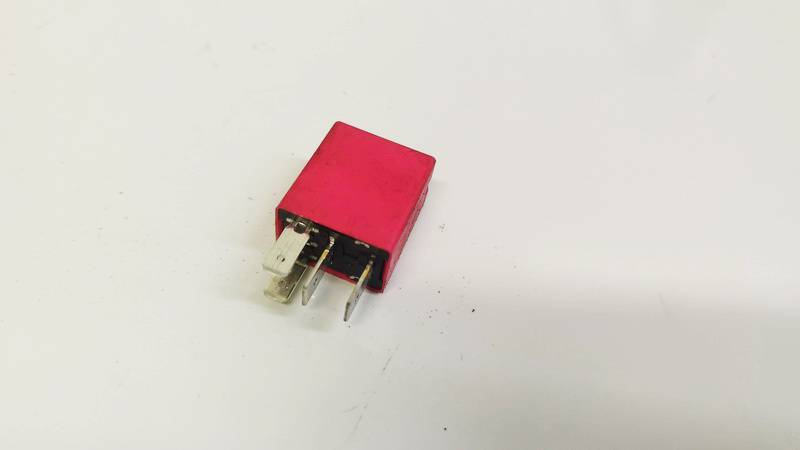 Alfa-romeo 159 реле 2007 2.4l 46520412 b047 Ціна