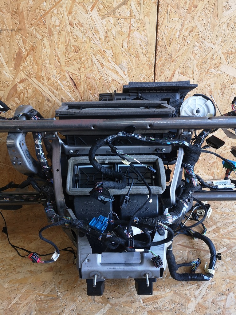 фото №8, Ford c-max mk2 электропроводка панели отопитель каркас