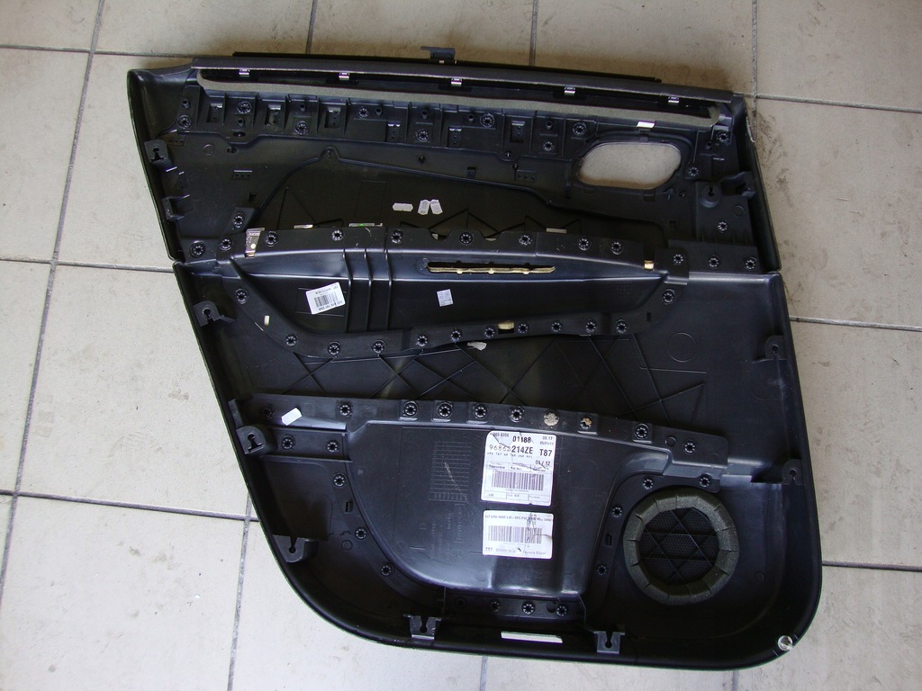 фото №7, Оббивка обшивка двері правий задня peugeot 5008 i