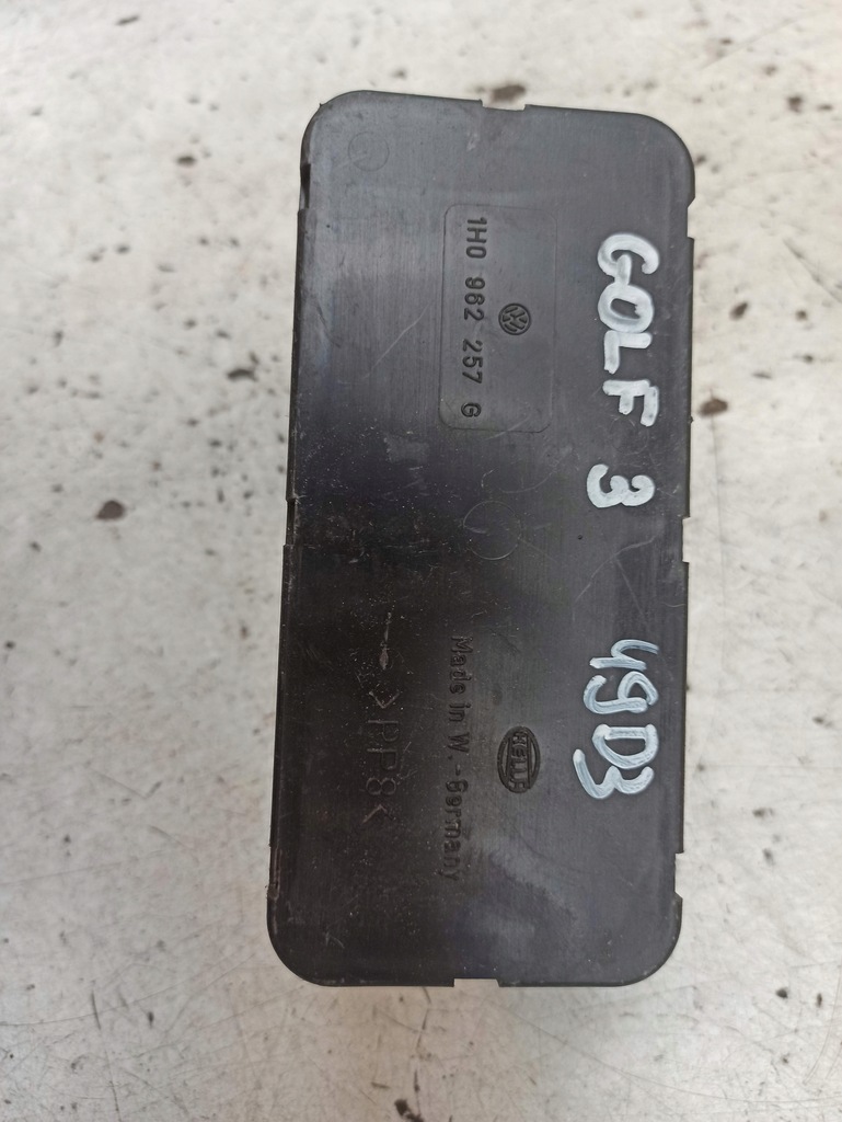 фото №1, Volkswagen golf 3 iii помпа центрального замка 1h0962257g