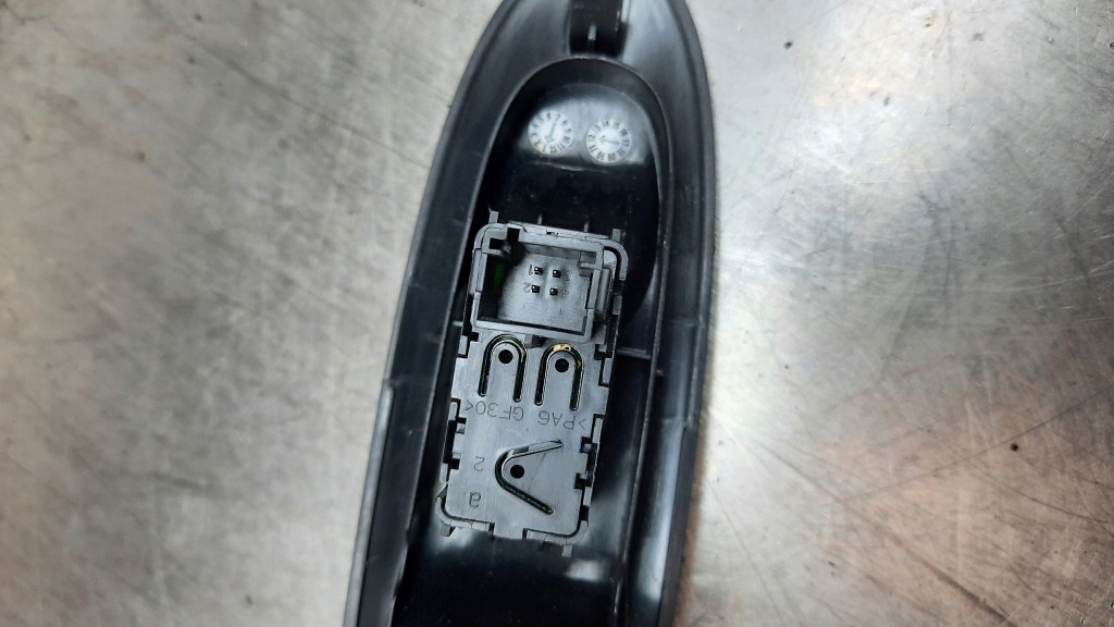 фото №8, Переключатель окон правый задняя citroen c4 ii 1.6hdi 12r hb 96657926xt