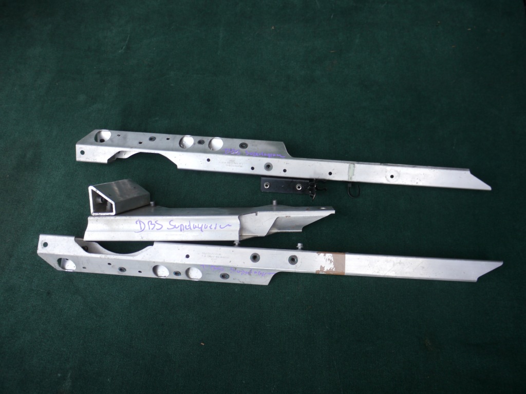 фото №1, Кронштейны крыльев болты aston martin db11 db12 dbs superleggera 2016-