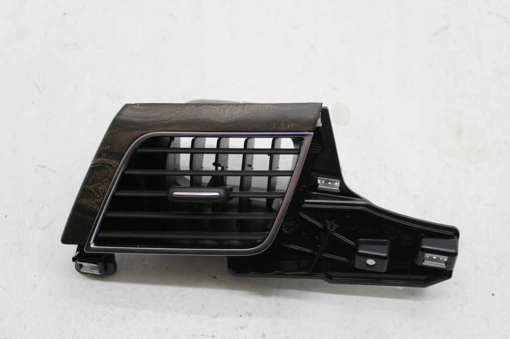 фото №1, Решётка обдув audi оригинальный номер 4h1820901a