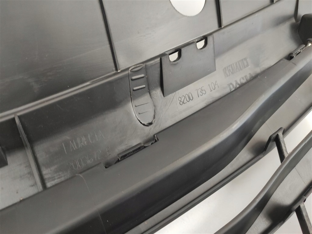 фото №9, Решітка радіатора решітка радіатора dacia sandero 2008-2013 8200735104