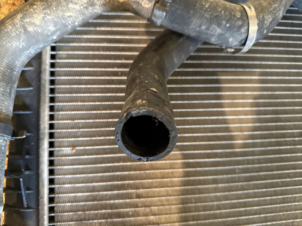 Alfa romeo 159 2007 с передний радиатор Киев