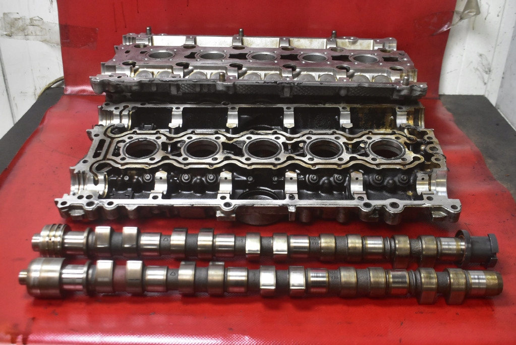 фото №8, Головка двигателя 1001837 volvo xc70 1 i 2.4t 200 km 4x4 00-05