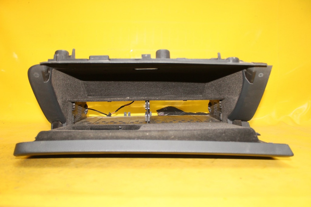 фото №9, Бардачок пассажира audi s6 c6 4f18570356ps