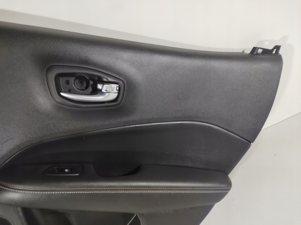 фото №2, Jeep compass 17r- обшивка двері правий задня