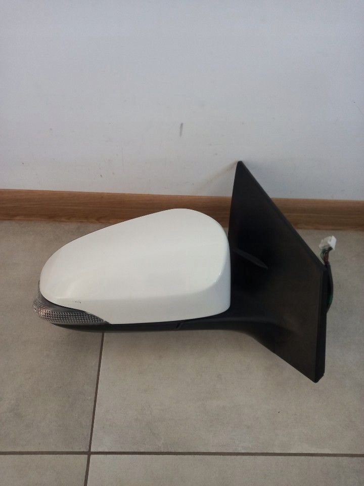 фото №1, Зеркало правое toyota auris 9pin 040 2013-2019r