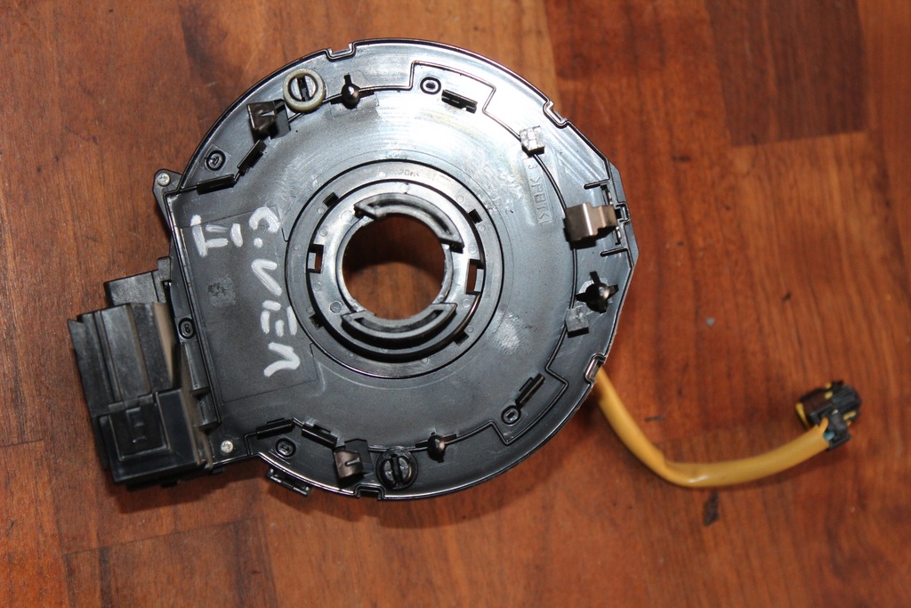 фото №14, Стрічка pod кермо шлейф corolla verso ii