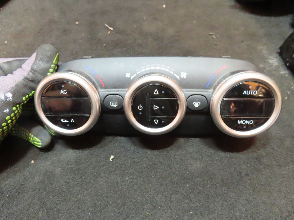 фото №1, Alfa romeo giulietta панель кондиціонера 156101439