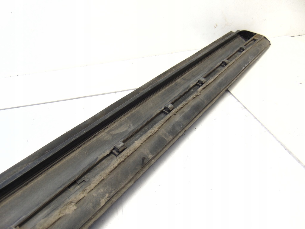 фото №10, Молдинг дверь правый перед audi a8 d3 цвет ly9b