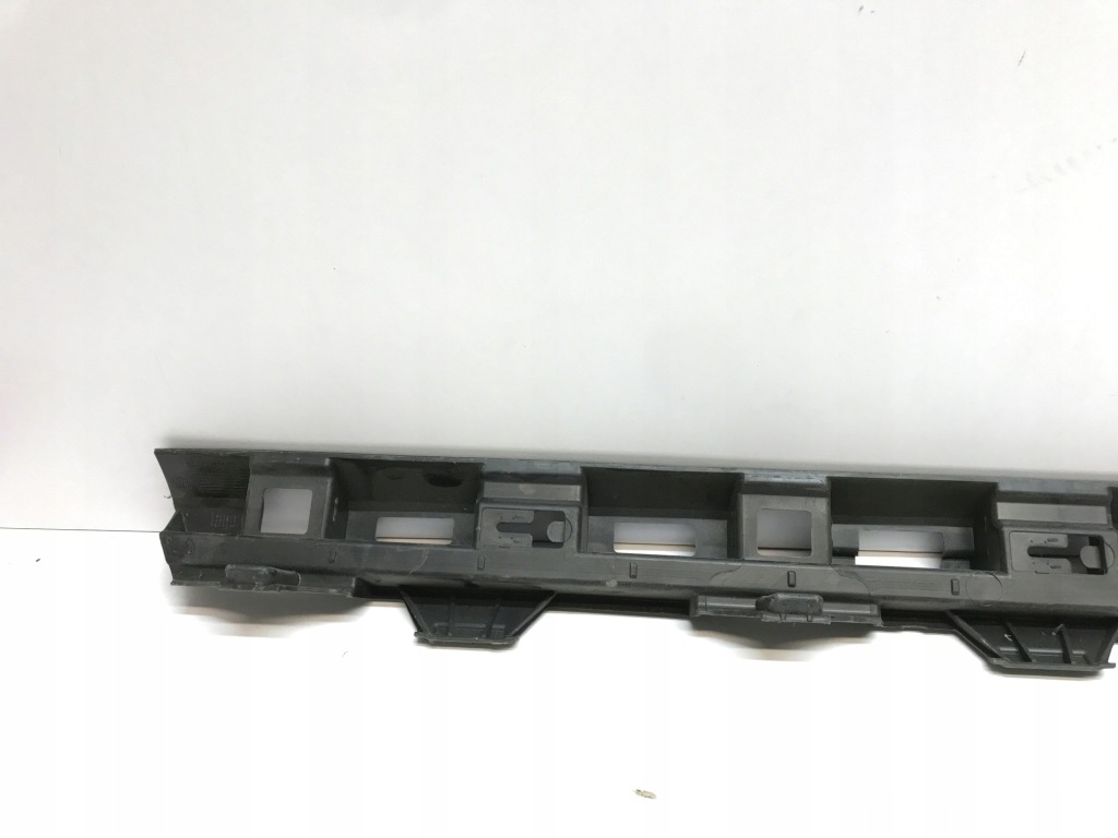 Vw passat b8 кронштейн порог правый 3g0853946 Киев