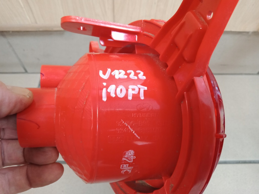 фото №14, Hyundai i10 2 ii lift 16- лампа противотуманная задняя