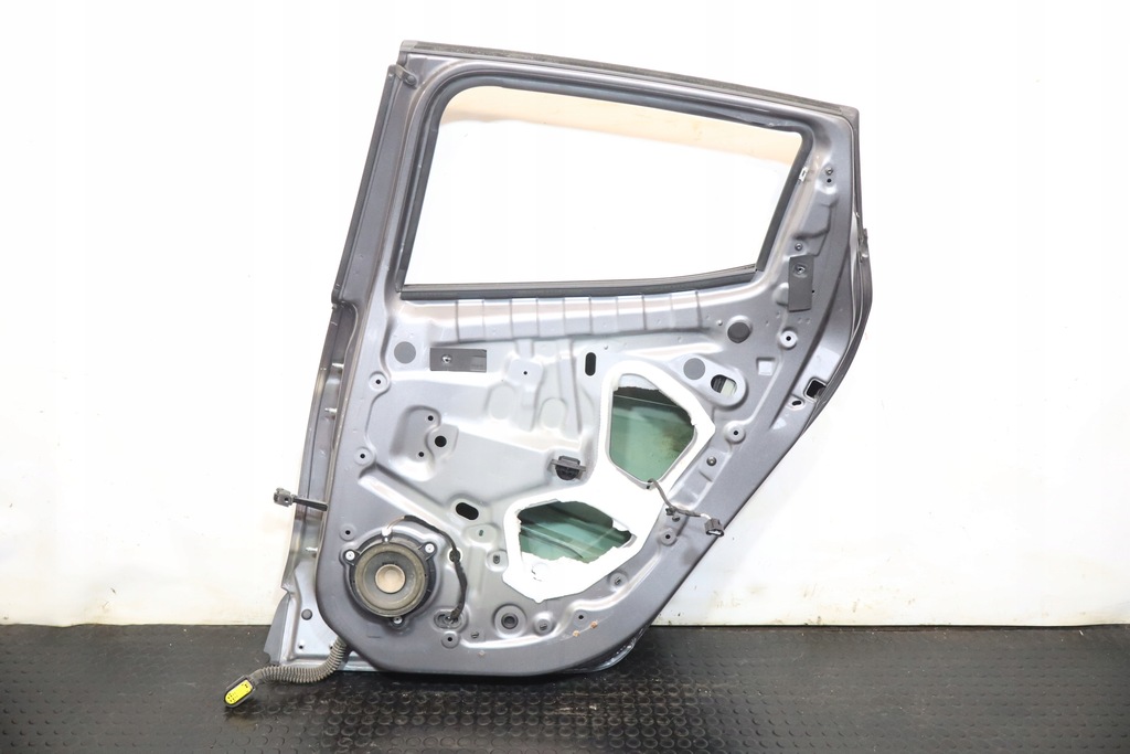 фото №2, Двері правий задня renault clio iv tekng hb