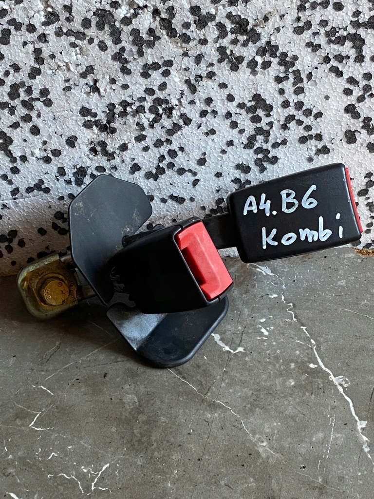 фото №1, Audi a4 b7 kombi клипса поперечина задняя 8e085773901c