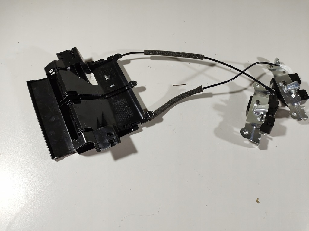 фото №15, Volvo s60 ii 13r- замок відкривання сидіння