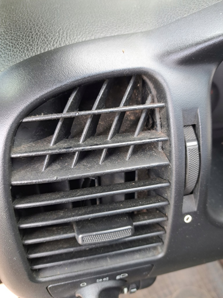 фото №1, Opel zafira c 12-19r - решётки обдув левая 13432401