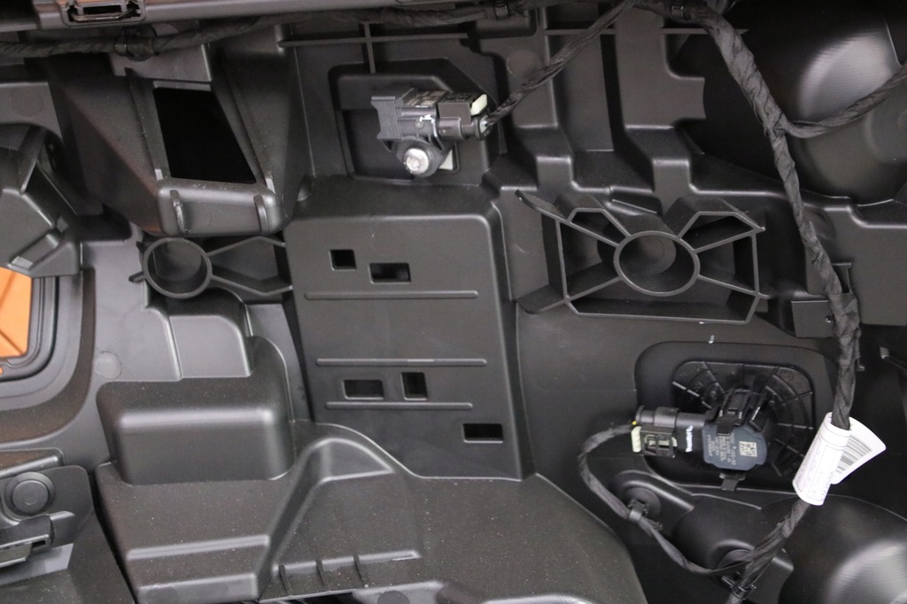 фото №9, Bmw 7 g70 i7 kompletny бампер перед передний цвет 416 carbonschwarz