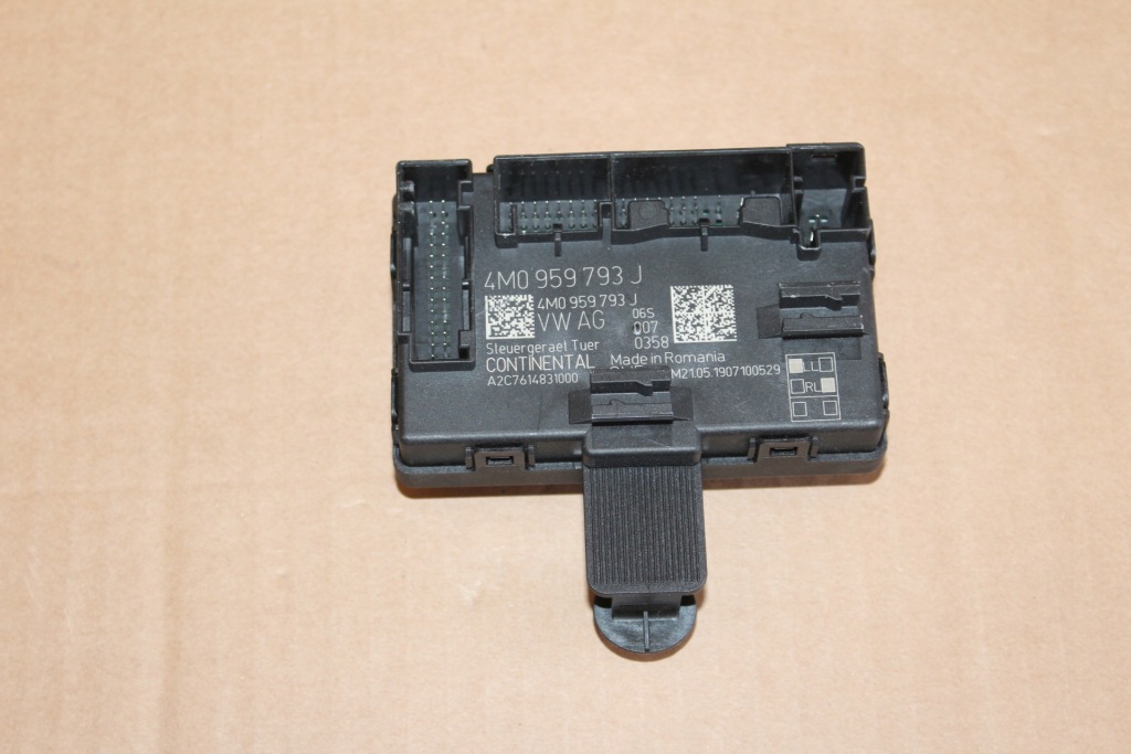 Купить Модуль блок управления дверь audi e-tron 55 4m0959793j