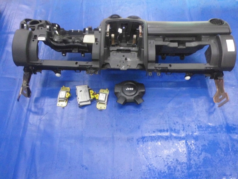 фото №1, Приборная панель консоль приборная jeep liberty kj cherokee