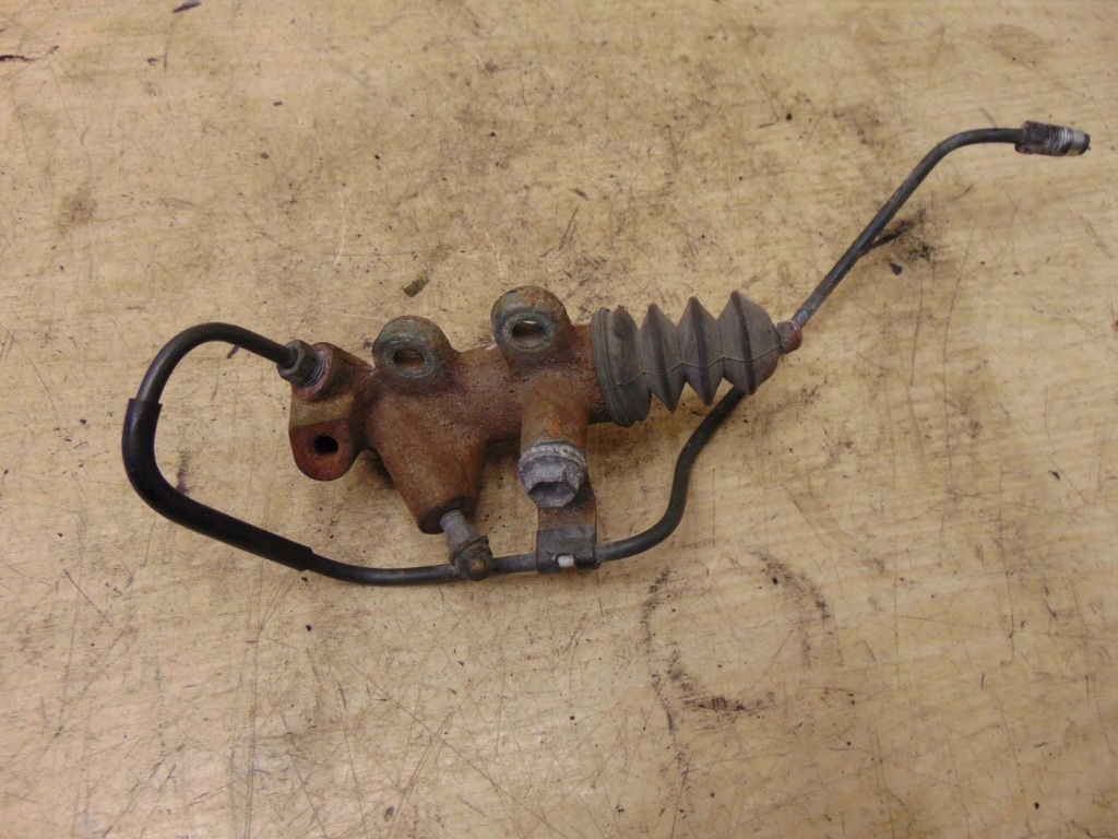 фото №1, Помпа сцепления цилиндр сцепления toyota corolla e15 1.4