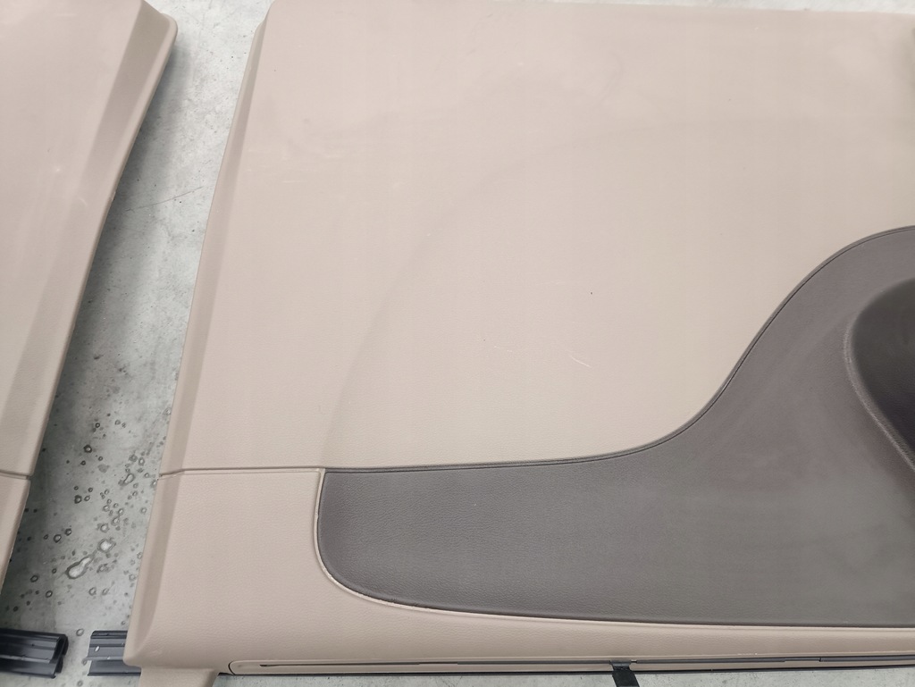 фото №11, Chrysler town country обшивка двері задня