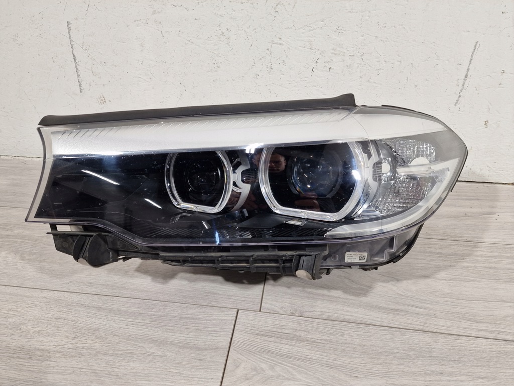 фото №1, Bmw 5 g30 g31 лампа перед левая led 8499111