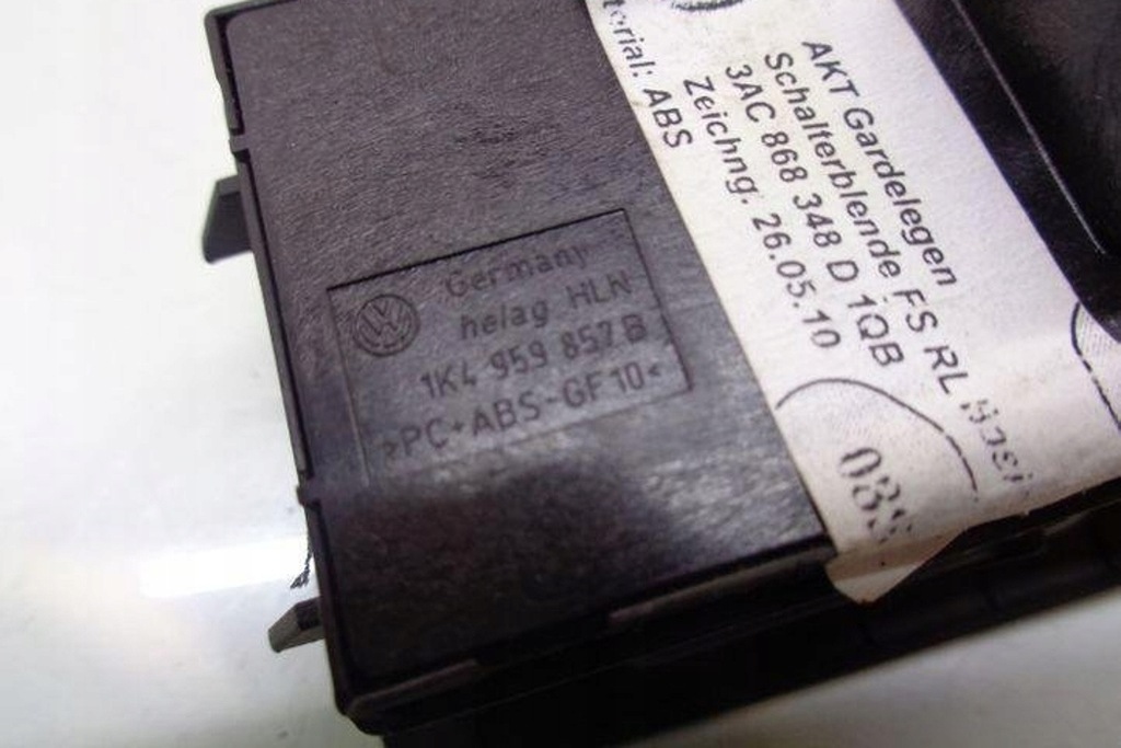 фото №12, Кнопка керування вікон задніх правих двері vw passat b7 362