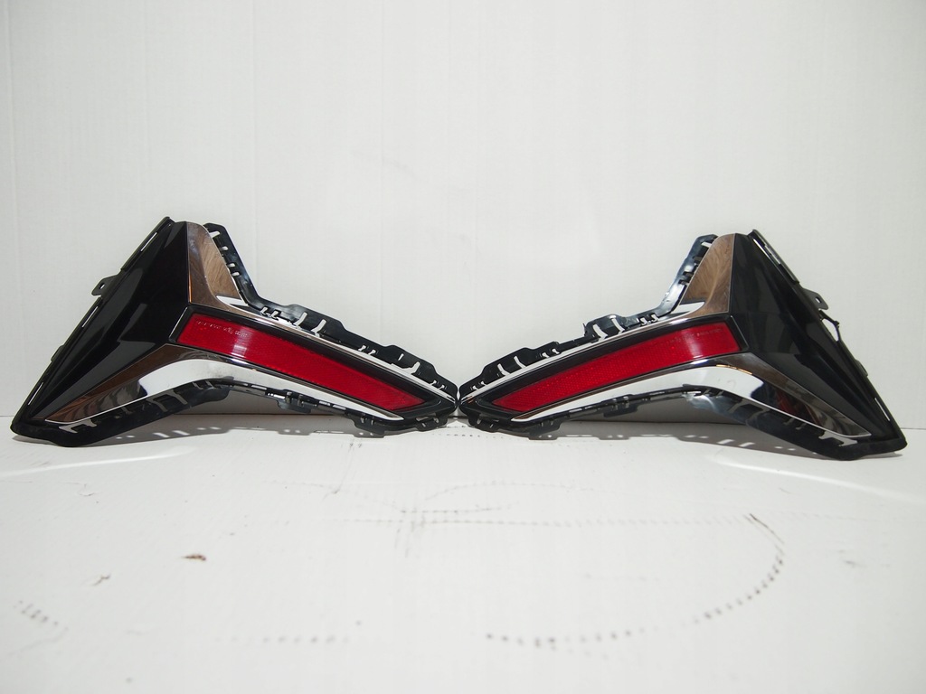 фото №1, Bmw g20 решітка декоративна задня luxury line відбивач хром права