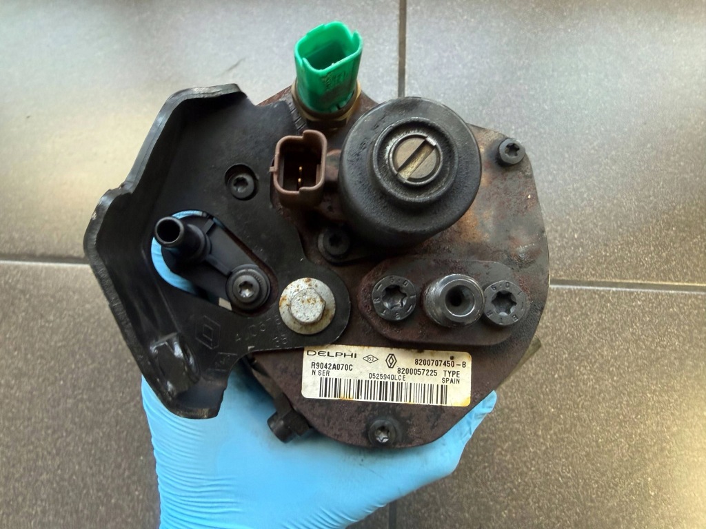 Купити Насос упорскування 1.5 dci renault dacia nissan delphi 8200707450 r9042a070c