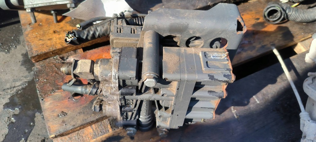 Клапан повітря a0013271425 ecas mercdes-benz actros mp4 1842 e6 Недорого