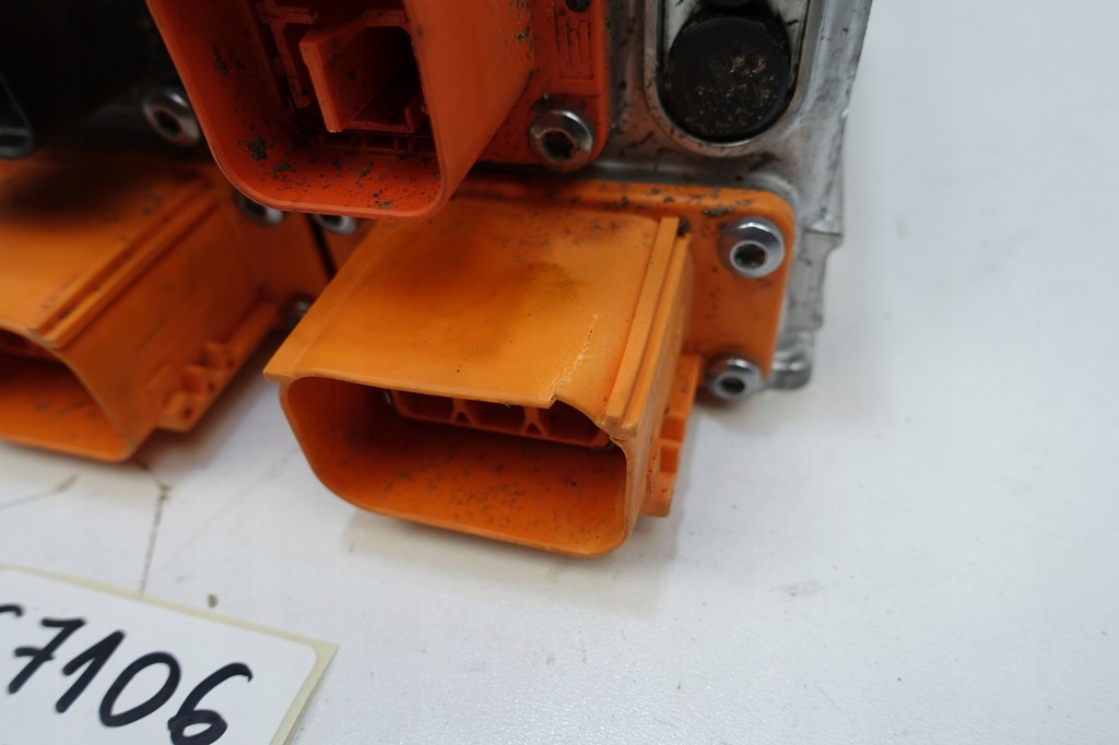 фото №4, Акумулятор зарядний пристрій напруги porsche taycan 9j