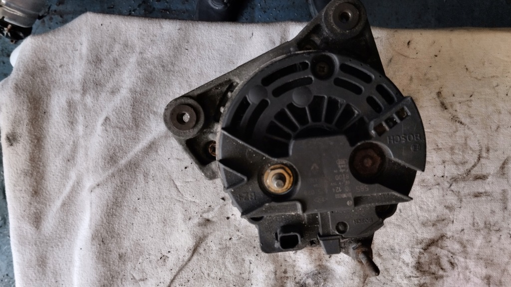 Генератор renault megane scenic 2 clio 3 1.5 dci 8200360480 0124425029 Доставка