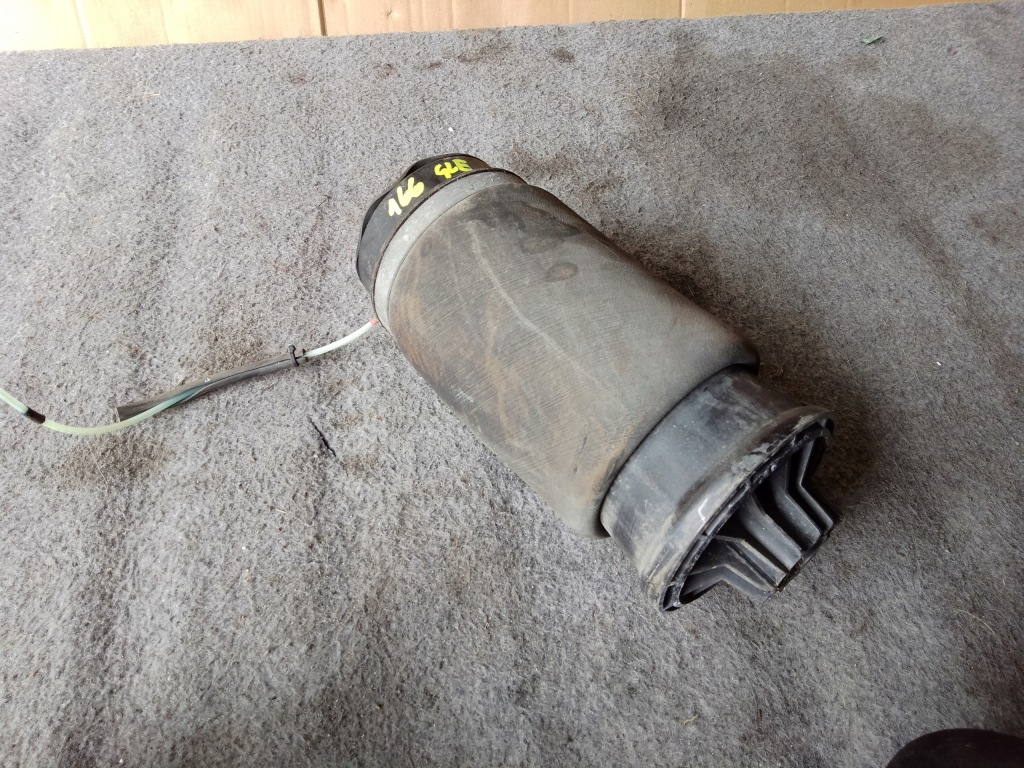 фото №1, Podoszka пневмоподушка задня mercedes gle w166