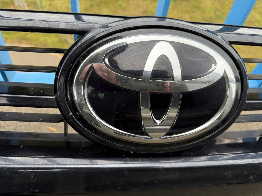 фото №8, Toyota hilux viii 22r решётка радиатора хром решётка радиатора оригинальная
