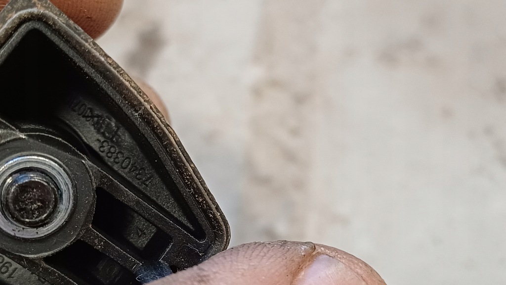 фото №5, Mini cooper f55 відбійник кришки багажника 7340383