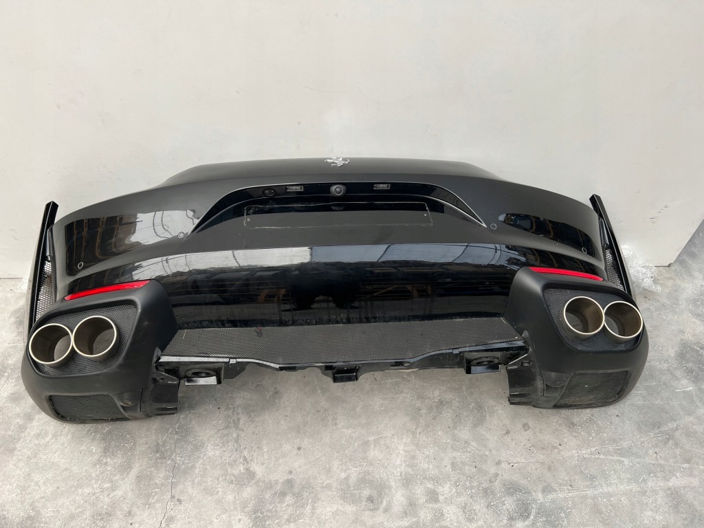Купить Ferrari 812 superfast бампер задний  kompletny новый