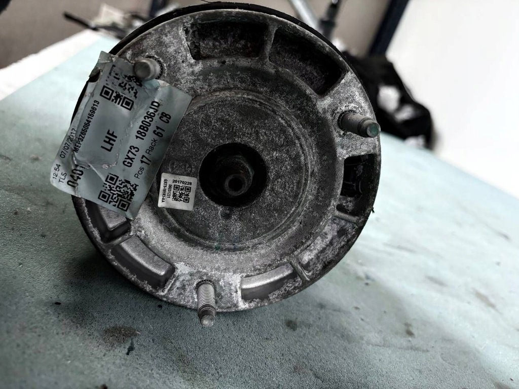 фото №2, Land rover range rover sport амортизатор osi передней gx7318b036jd